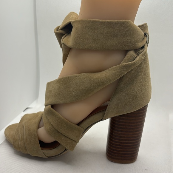 Raye Suede Gladiator Sandals- New Size 37.5 US Size 6.5 - Picture 5 of 12